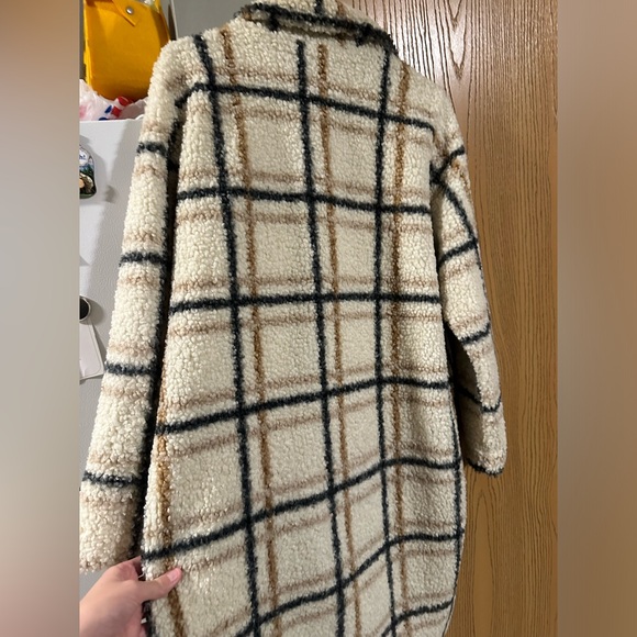 Knee length coat - Picture 9 of 11